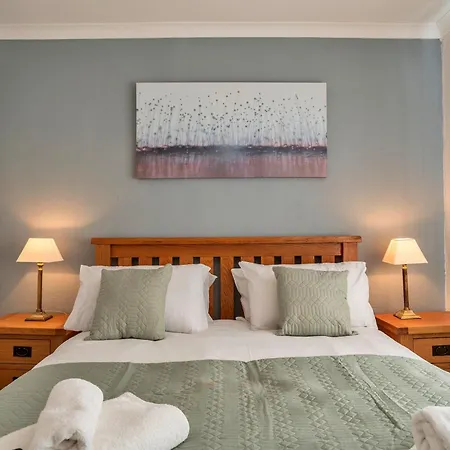 Finest Retreats - No 5 Harlequin *